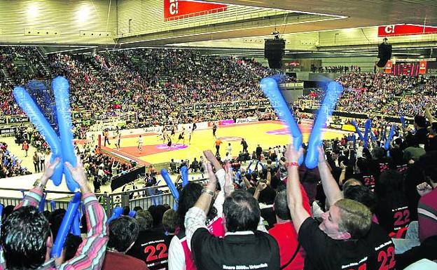 Paso por el BEC. El Bilbao Basket jugó la temporada 2009-10 en el Bizkaia Arena, donde también se organizó la Supercopa de 2007 y la Copa de 2010.