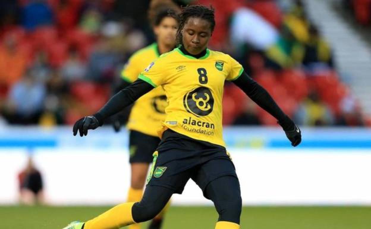 La centrocampista, conocida como 'Plum Plum', planeaba estudiar en Florida a partir de enero. 