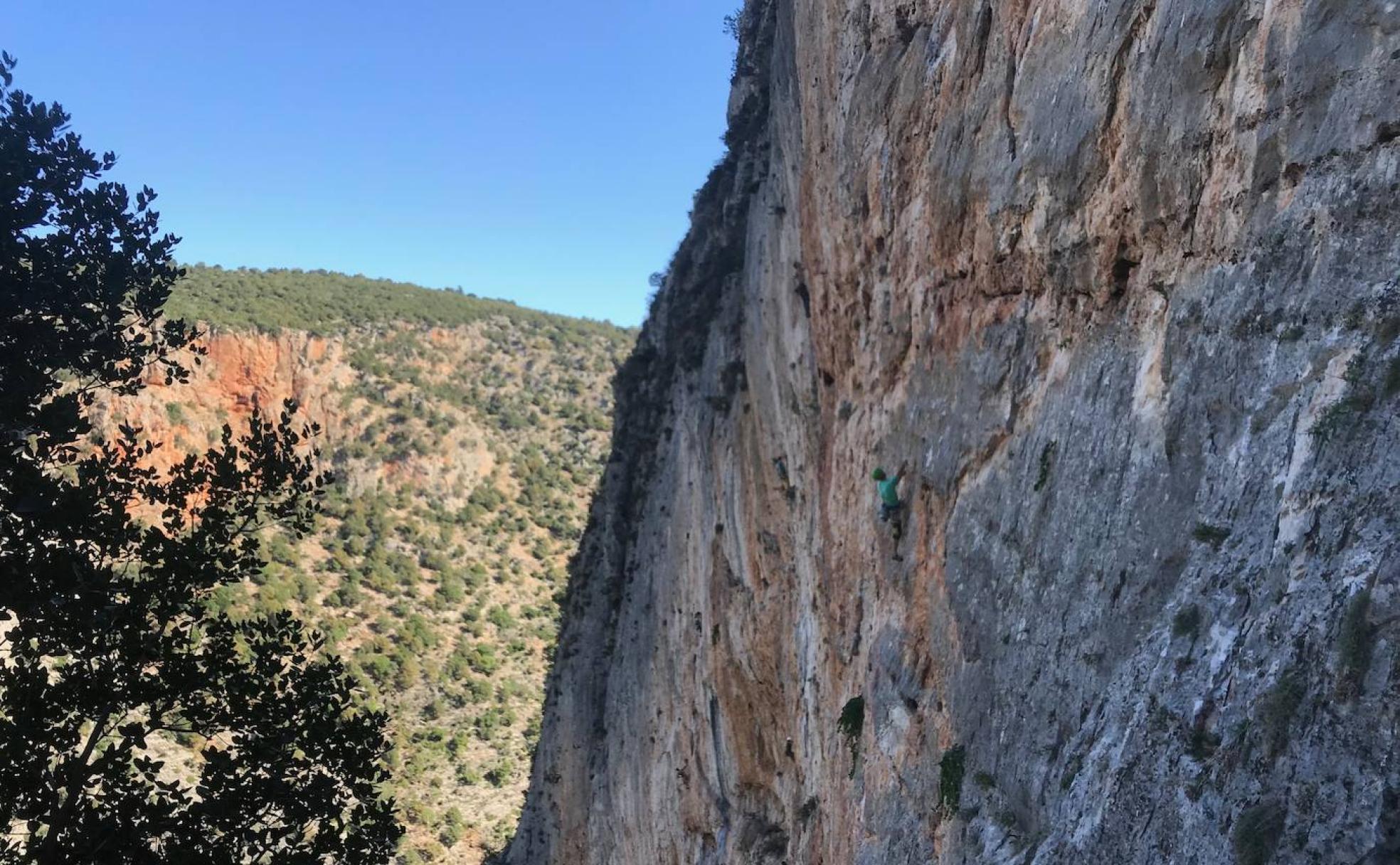 Las paredes de Leonidio son ideales para la escalada.