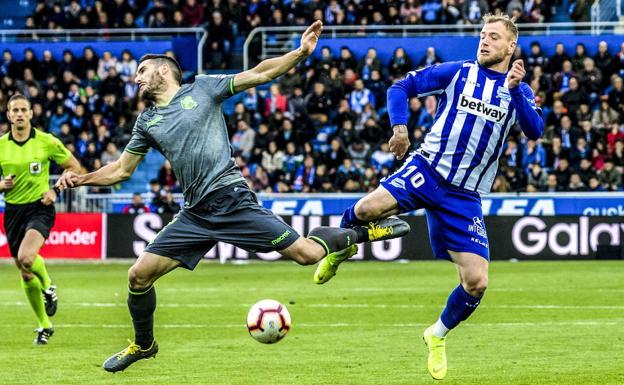 Guidetti, en el partido ante la Real, la pasada campaña. 