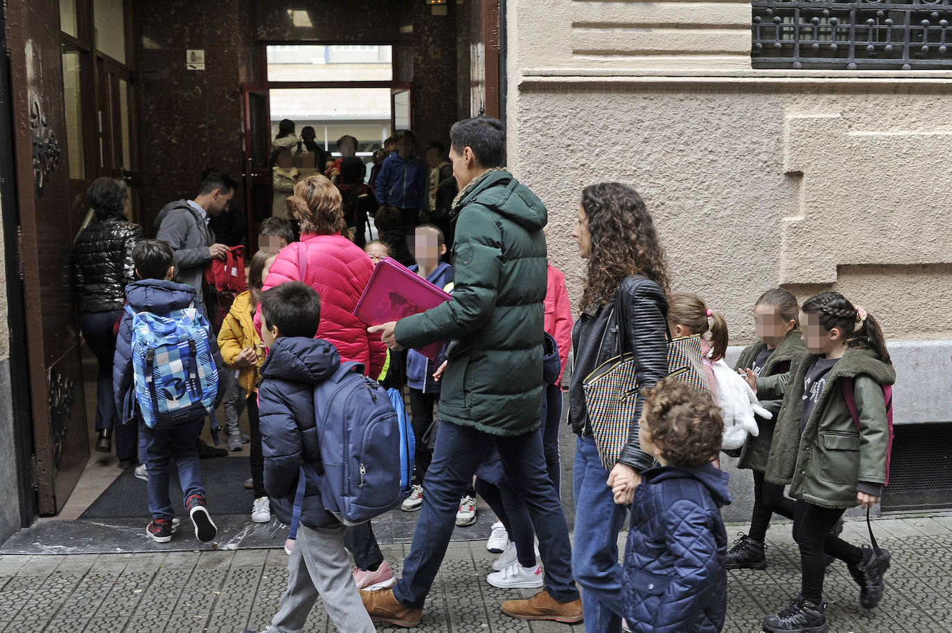 En el colegio Escolapios de Bilbao la entrada ha sido de lo más normal.