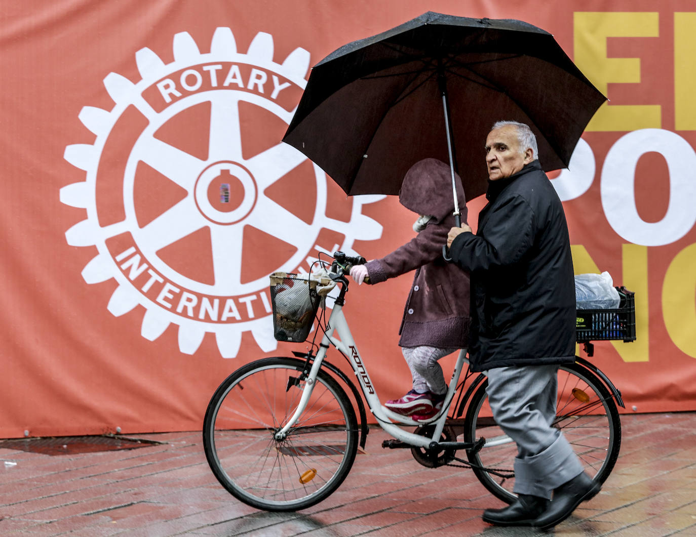 Fotos: Primeras nieves y persistentes lluvias en Álava