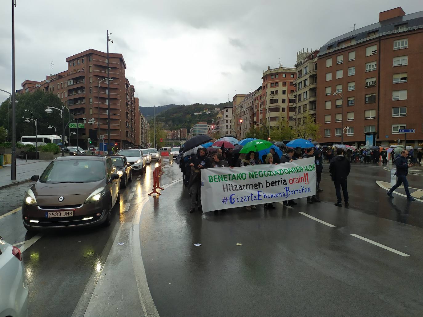 Fotos: Manifestación de los profesores de la concertada desde San Mamés