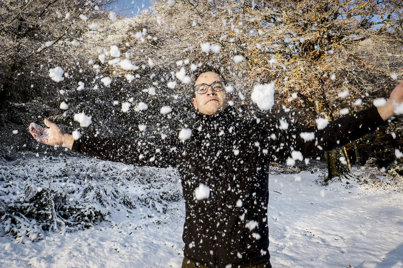 Fotos: Estampas que deja hoy la nieve en Herrera