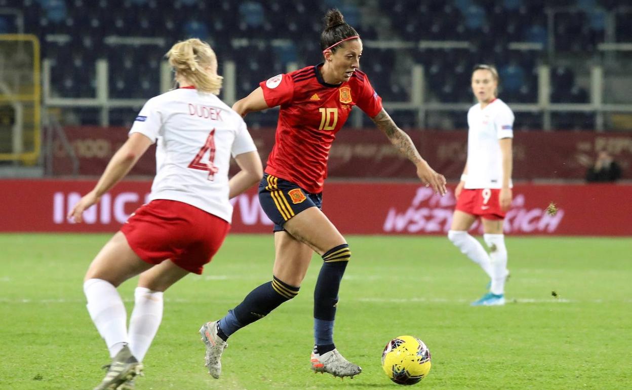 La jugadora española Jennifer Hermoso en un momento del partido contra Polonia.