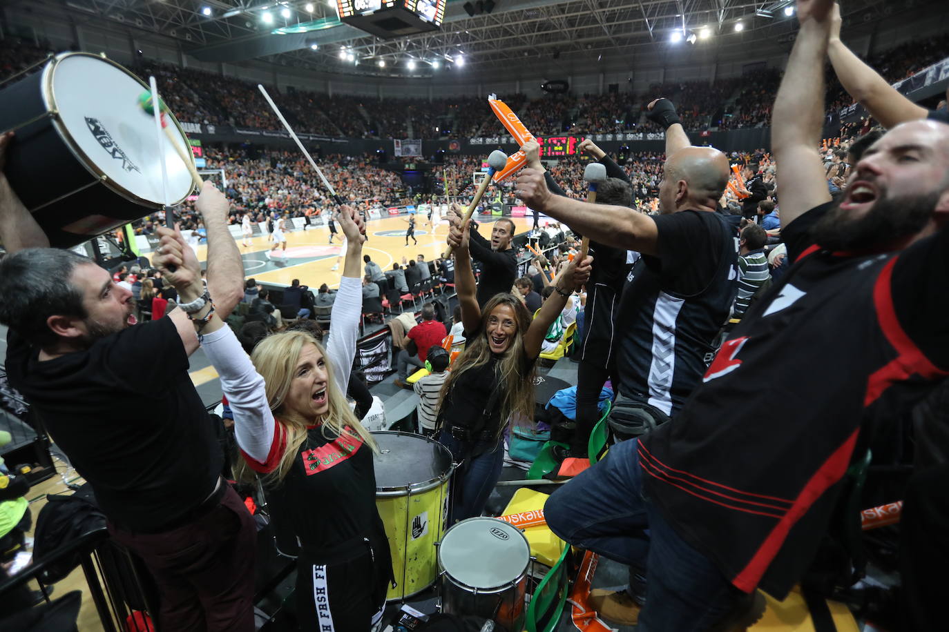 Fotos: La afición impulsa al Bilbao Basket hacia la victoria