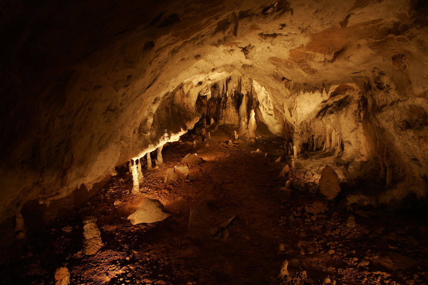 Otra imagen de las cuevas de Zugarramundi.