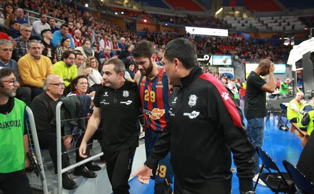 Garino abandona el partido contra el Zenit tras la lesión.