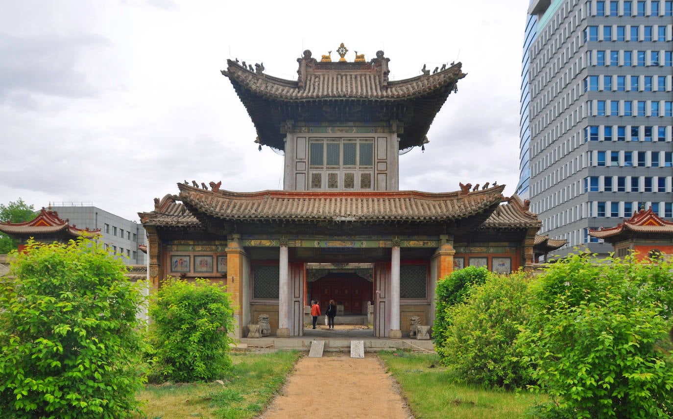 Templo Choijin Lama (Ulán Bator, Mongolia). «Mientras la religión desparece del país, los fondos pueden ayudar a conservar este templo histórico en la capital de Mongolia». WMF