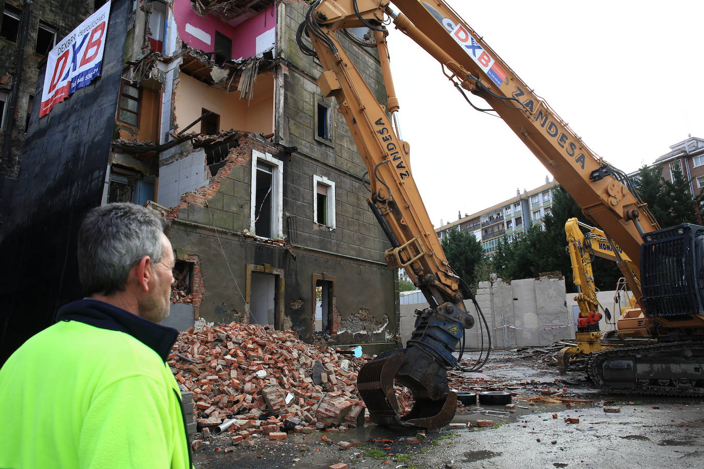 Fotos: Así esta siendo el derribo de las últimas infraviviendas de La Landa, en Zorroza