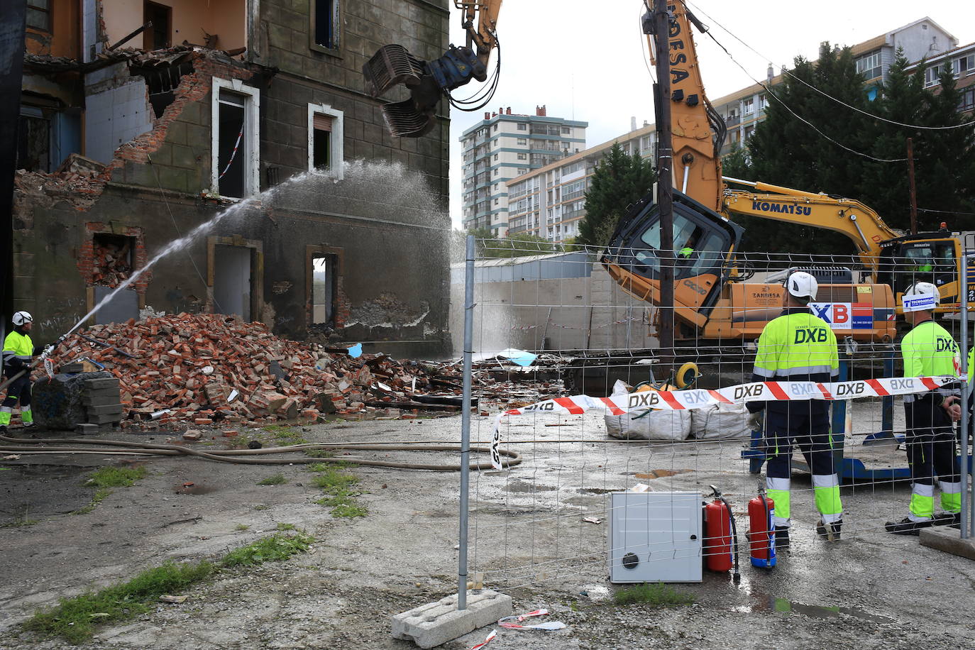 Fotos: Así esta siendo el derribo de las últimas infraviviendas de La Landa, en Zorroza