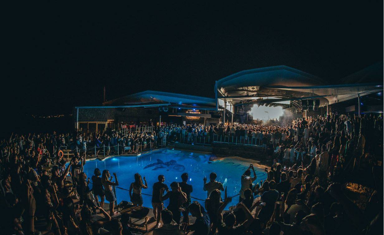 26.- Cavo Paradiso (Mikonos, Grecia)