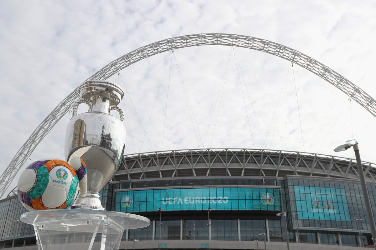 Estadio de Wembley (Londres). La sede de las dos semifinales y de la gran final -la segunda de su historia tras la de 1996-, su famoso arco es el más largo del mundo, con un tramo curvado de 315 metros. 