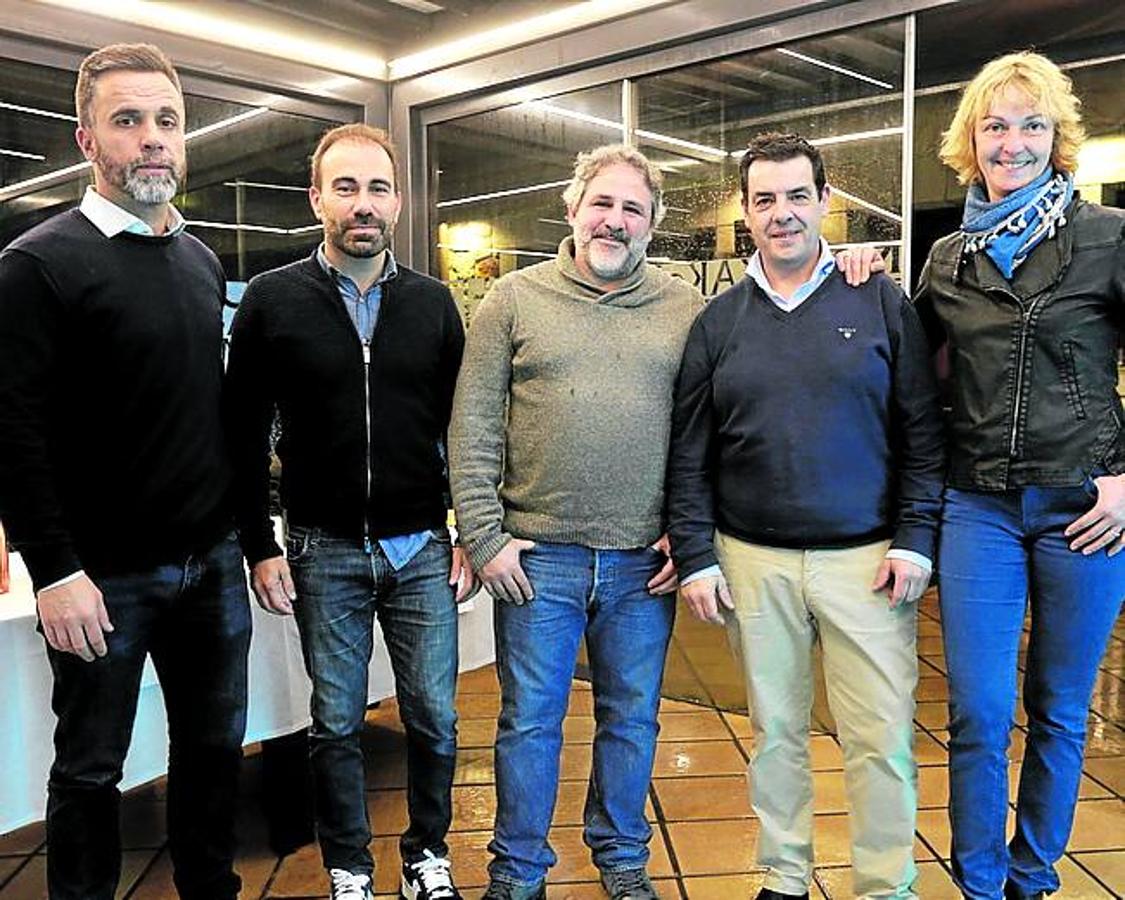 Joseba Iraragorri, Iñaki Garrido, Jon González, Óscar García Baldeón y Begoña Cedrún.