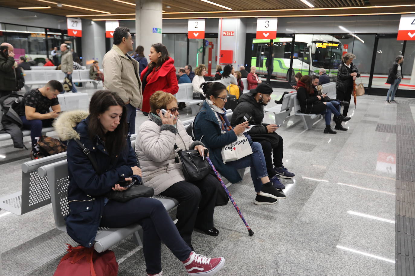 Fotos: Normalidad en la segunda jornada de la nueva estación de autobuses de Bilbao