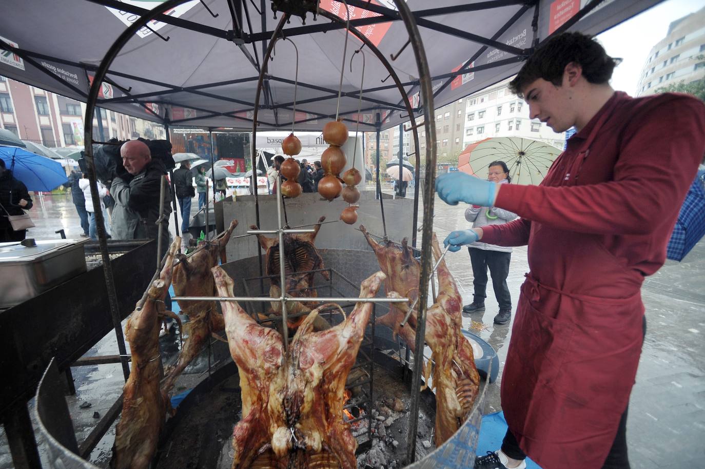 Decenas de personas han disfrutado de la jornada pese al mal tiempo.