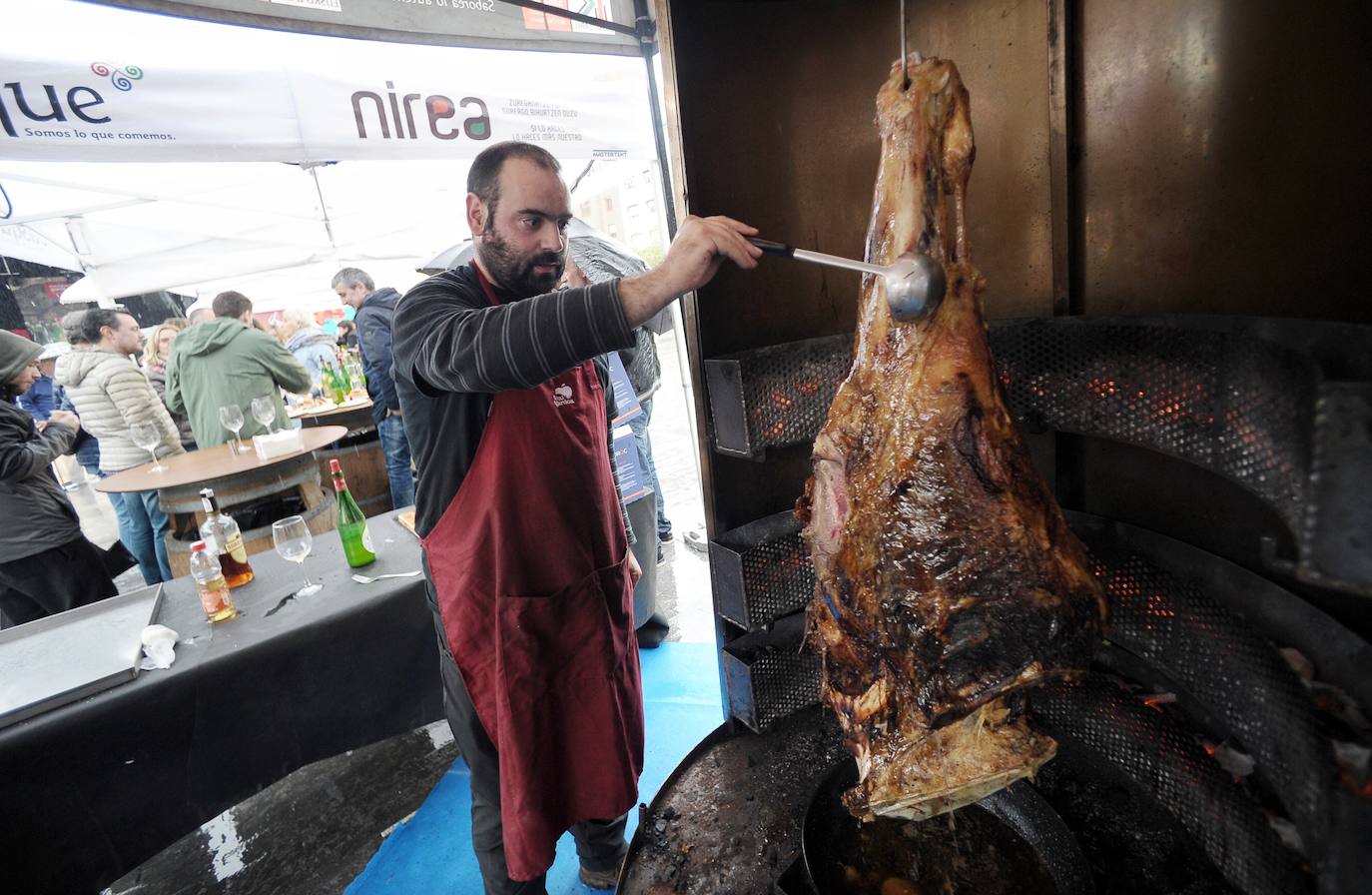 Decenas de personas han disfrutado de la jornada pese al mal tiempo.