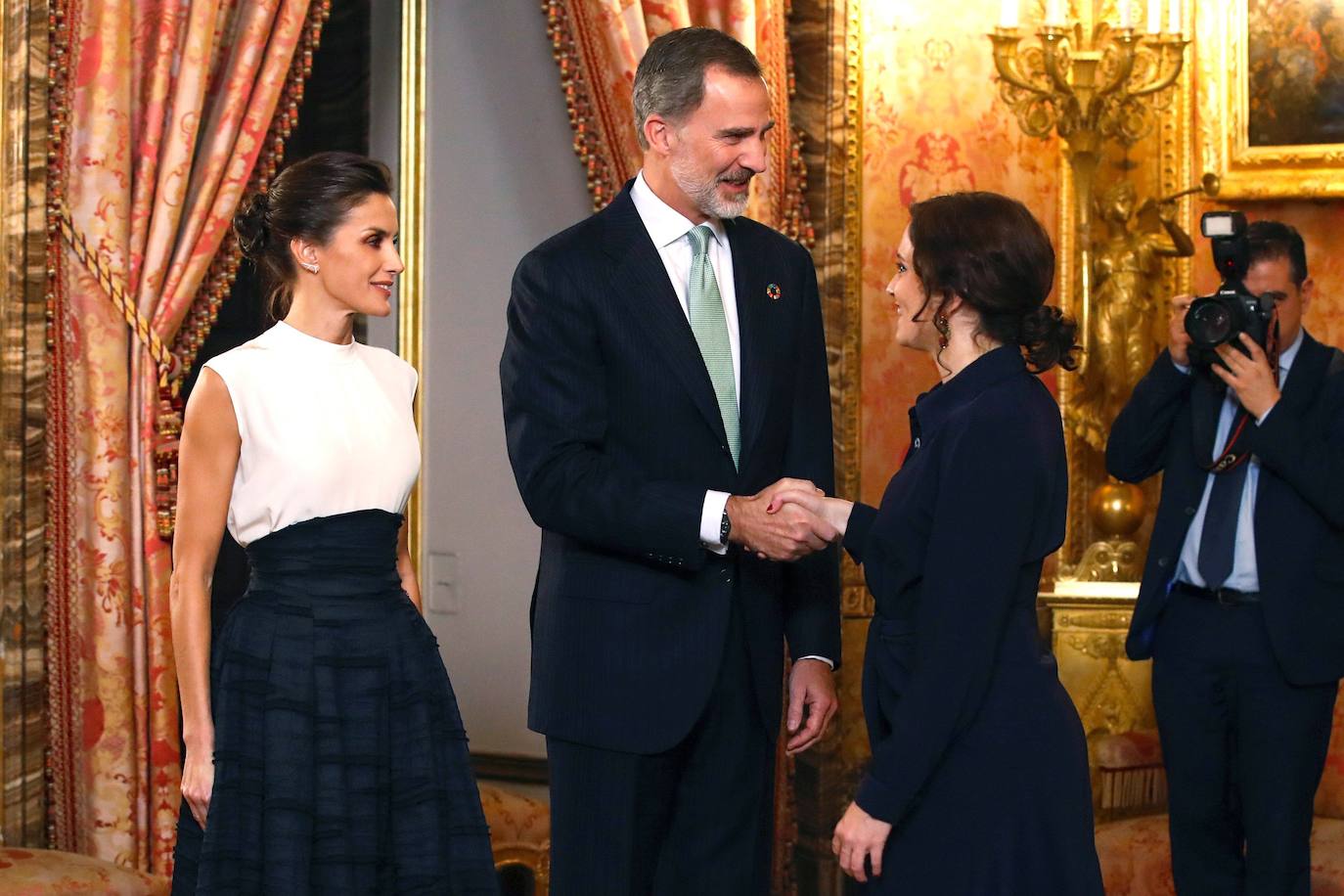 Fotos: La falda eco de H&amp;M de Letizia para la Cumbre del Clima