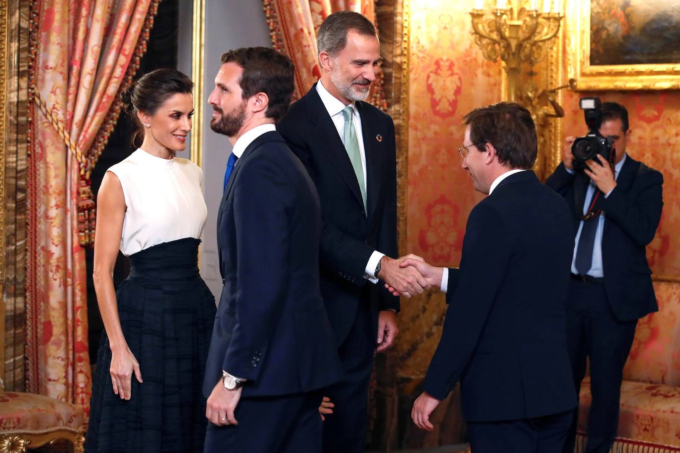 Fotos: La falda eco de H&amp;M de Letizia para la Cumbre del Clima