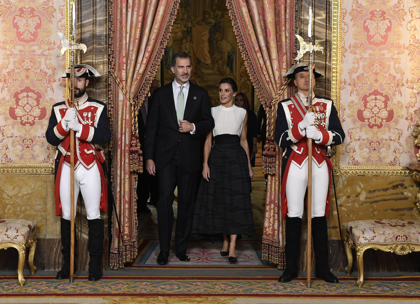 Fotos: La falda eco de H&amp;M de Letizia para la Cumbre del Clima