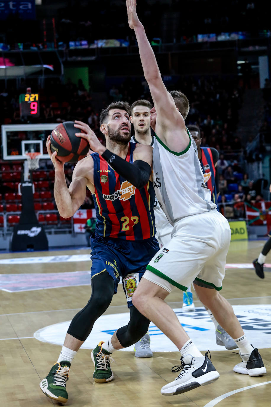 Fotos: LAs mejores imágenes del Baskonia - Joventut de la Liga Endesa 2019