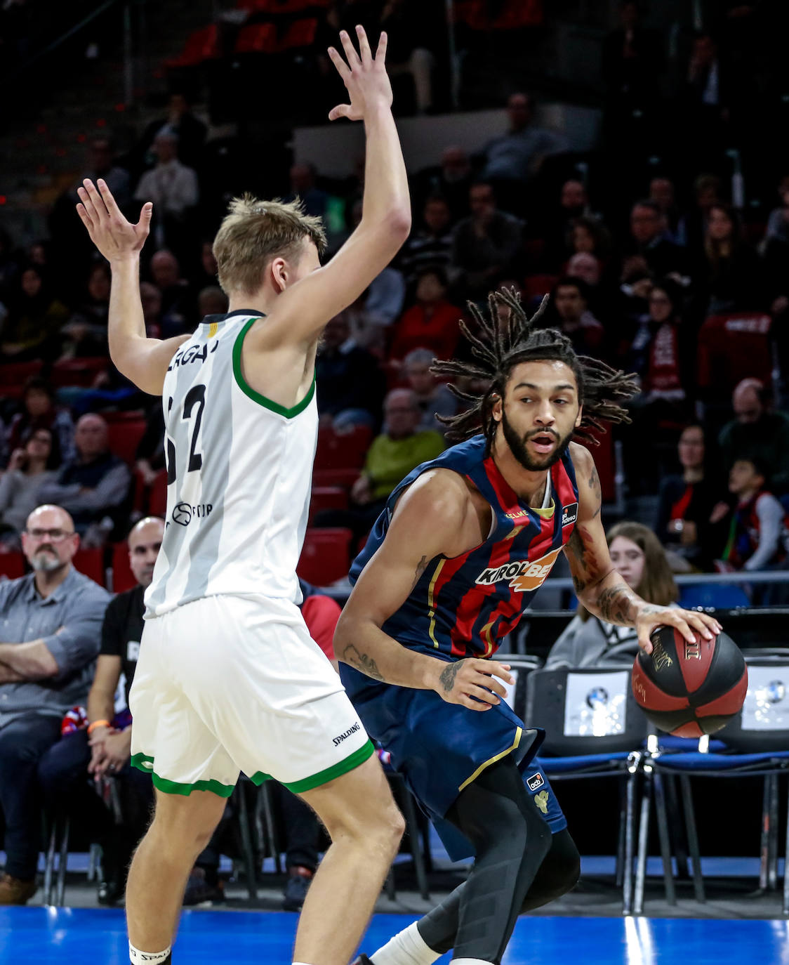 Fotos: LAs mejores imágenes del Baskonia - Joventut de la Liga Endesa 2019