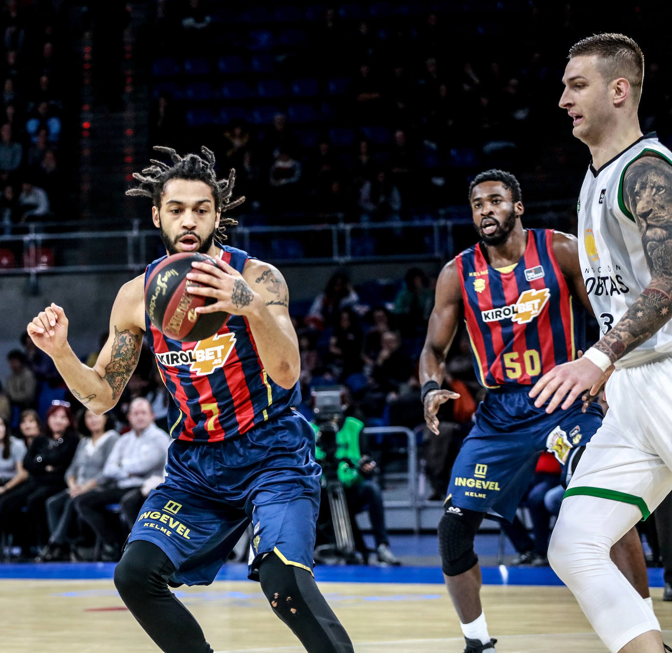 Fotos: LAs mejores imágenes del Baskonia - Joventut de la Liga Endesa 2019