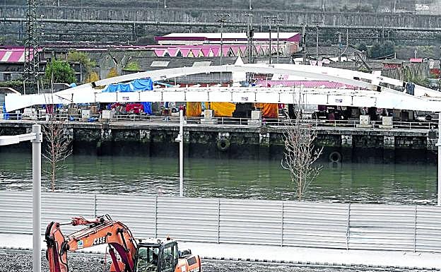 Este mes está previsto que se instale el puente que unirá la isla con San Ignacio junto a la sede de Idom. 