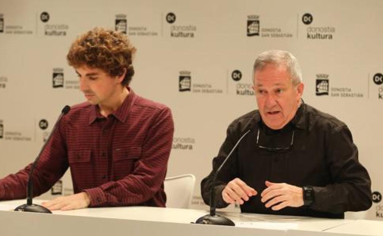 El director del Jazzaldia, Miguel Martín y el concejal de Cultura Jon Insausti. 