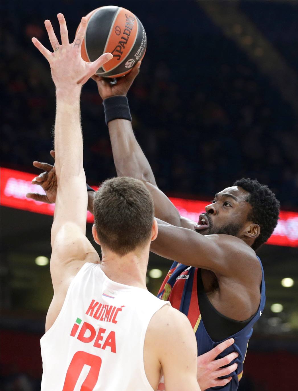 Fotos: Las mejores imágenes del Estrella Roja - Kirolbet Baskonia