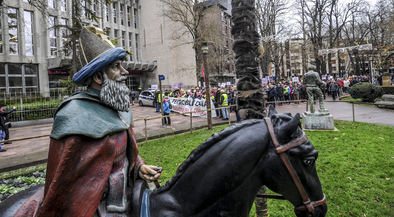 Una de las marchas ha partido desde el Palacio de Congresos Europa de Vitoria.