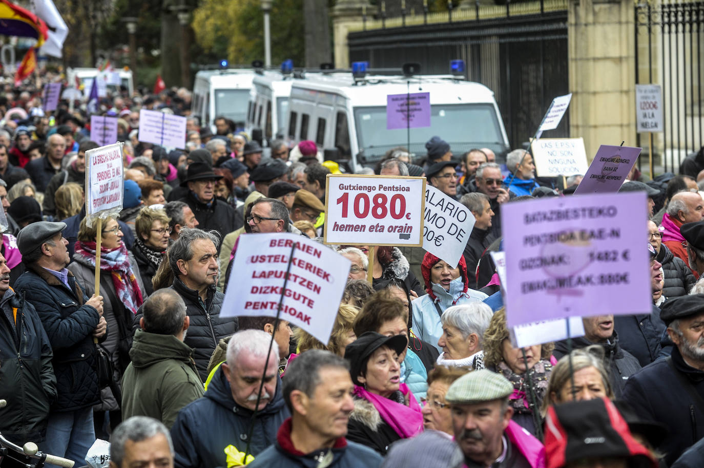 Una de las marchas ha partido desde el Palacio de Congresos Europa de Vitoria.