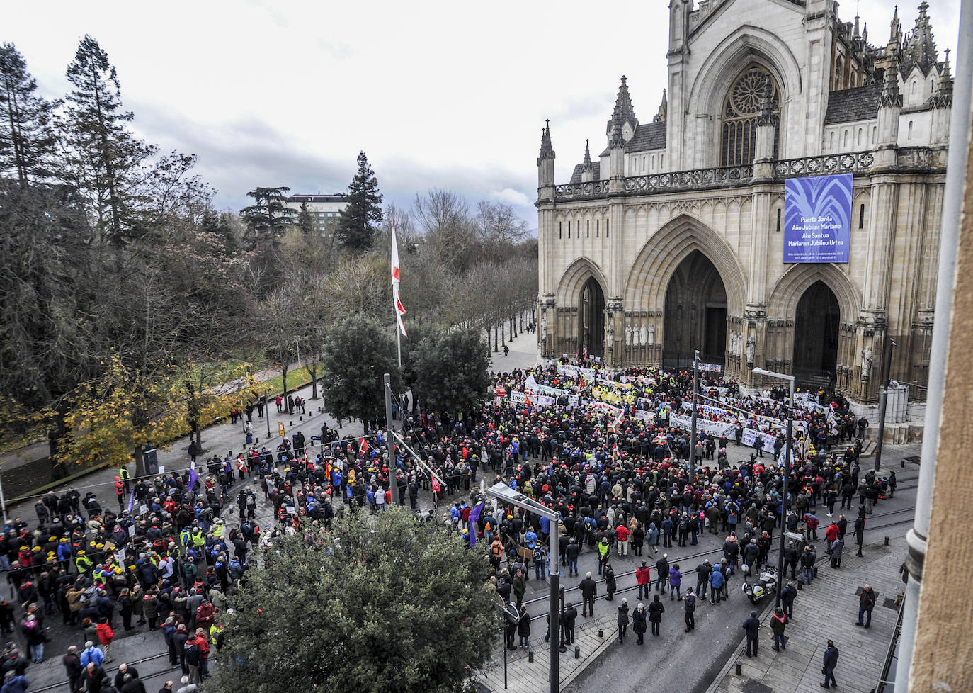 Una de las marchas ha partido desde el Palacio de Congresos Europa de Vitoria.