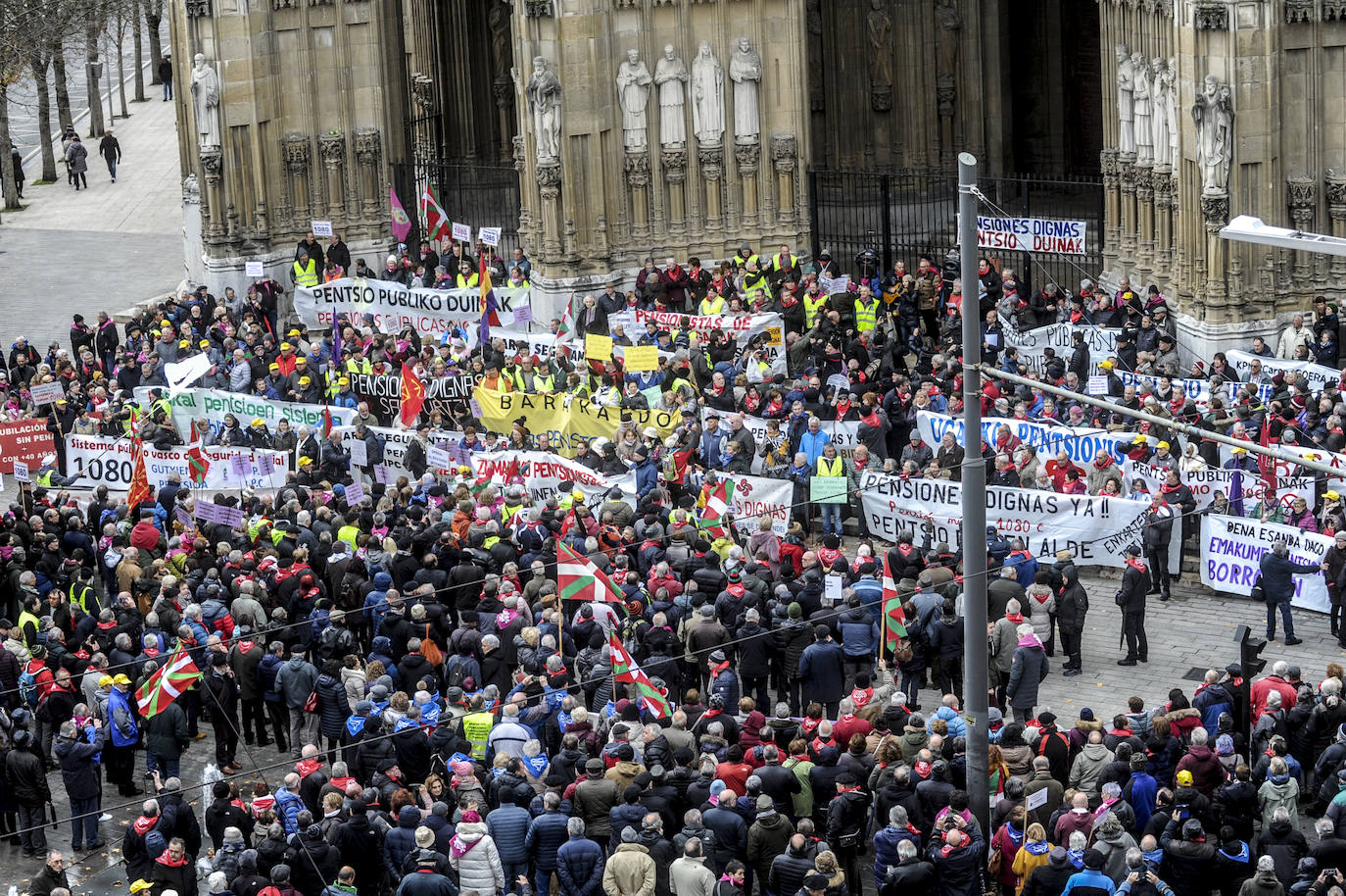 Una de las marchas ha partido desde el Palacio de Congresos Europa de Vitoria.