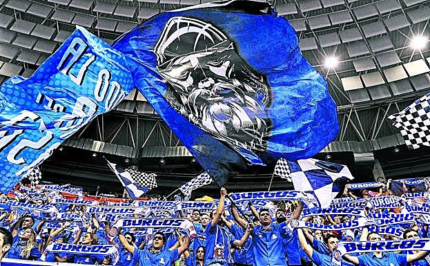 Todos a una. La afición burgalesa hace que el Coliseum se quede pequeño casi cada jornada.