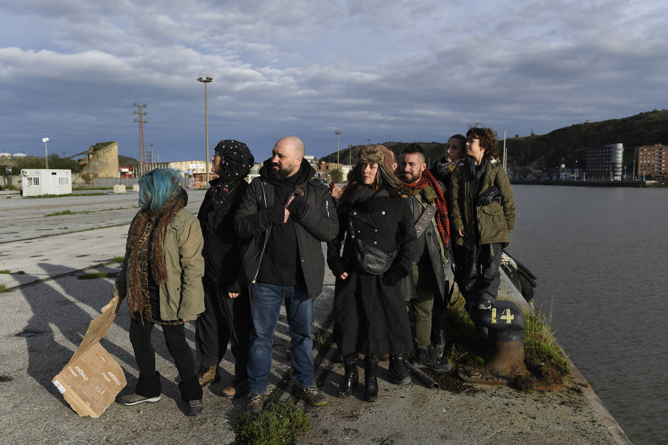 Rodaje de la webserie norteamericana «utopia plantilla» en los exteriores del entorno edificio de molinos (muelle astillero). 