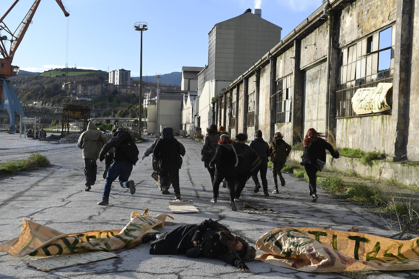 Rodaje de la webserie norteamericana «utopia plantilla» en los exteriores del entorno edificio de molinos (muelle astillero). 