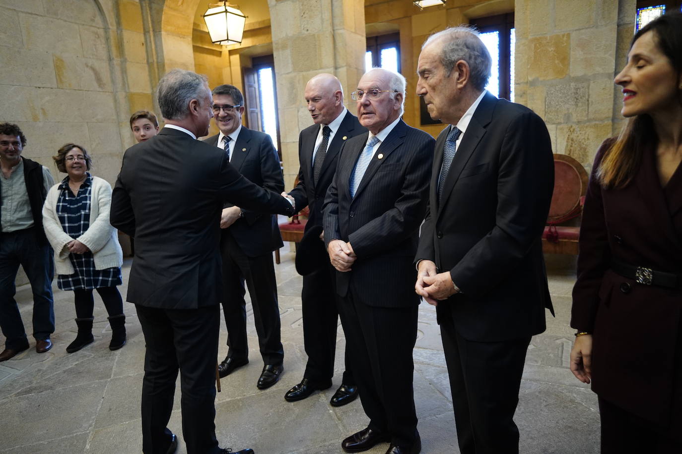 Fotos: Las imágenes del encuentro entre exlehandakaris en Gernika