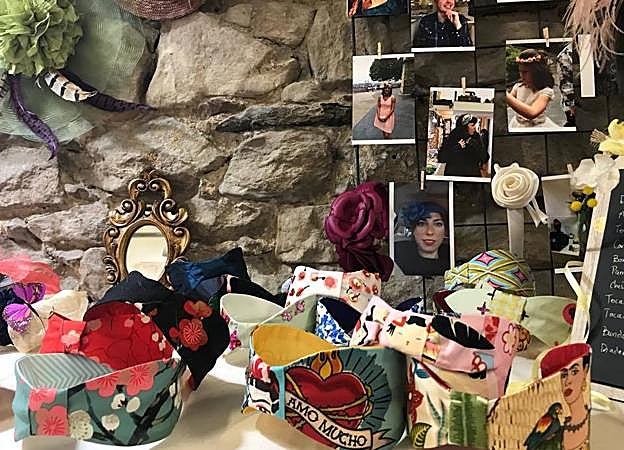 Los tocados de 'Tehatocado' en el comercio 'Estudio 14'