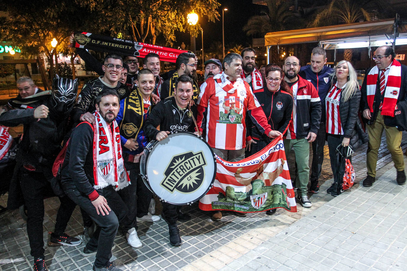 Aficionados al Athletic de muchos puntos de España se dan cita en Alicante
