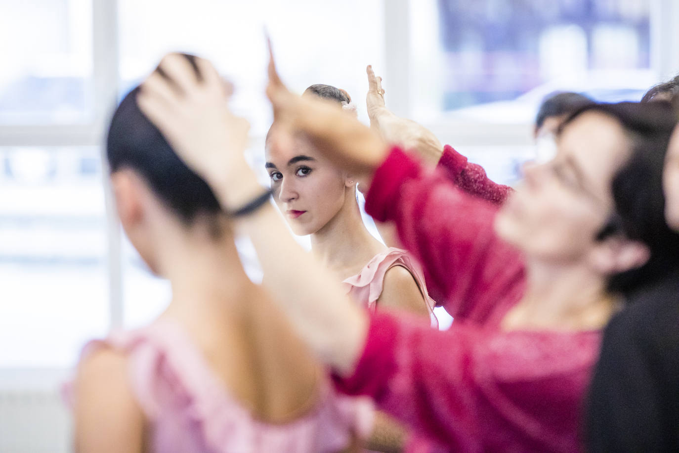 Fotos: Alumnos del conservatorio de danza ensayan &#039;El Cascanueces&#039; de la mano del Ballet de San Petersburgo