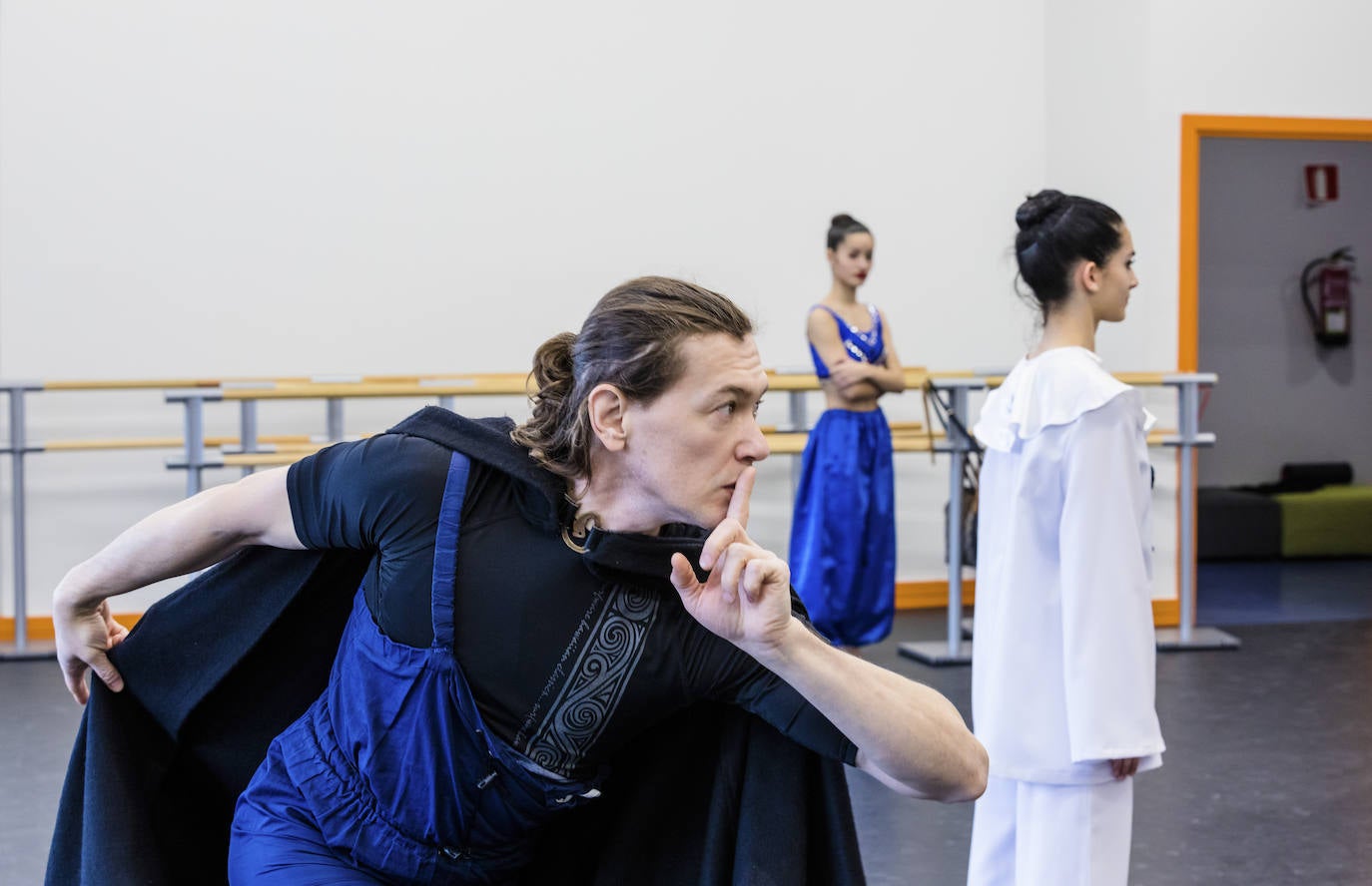 Fotos: Alumnos del conservatorio de danza ensayan &#039;El Cascanueces&#039; de la mano del Ballet de San Petersburgo