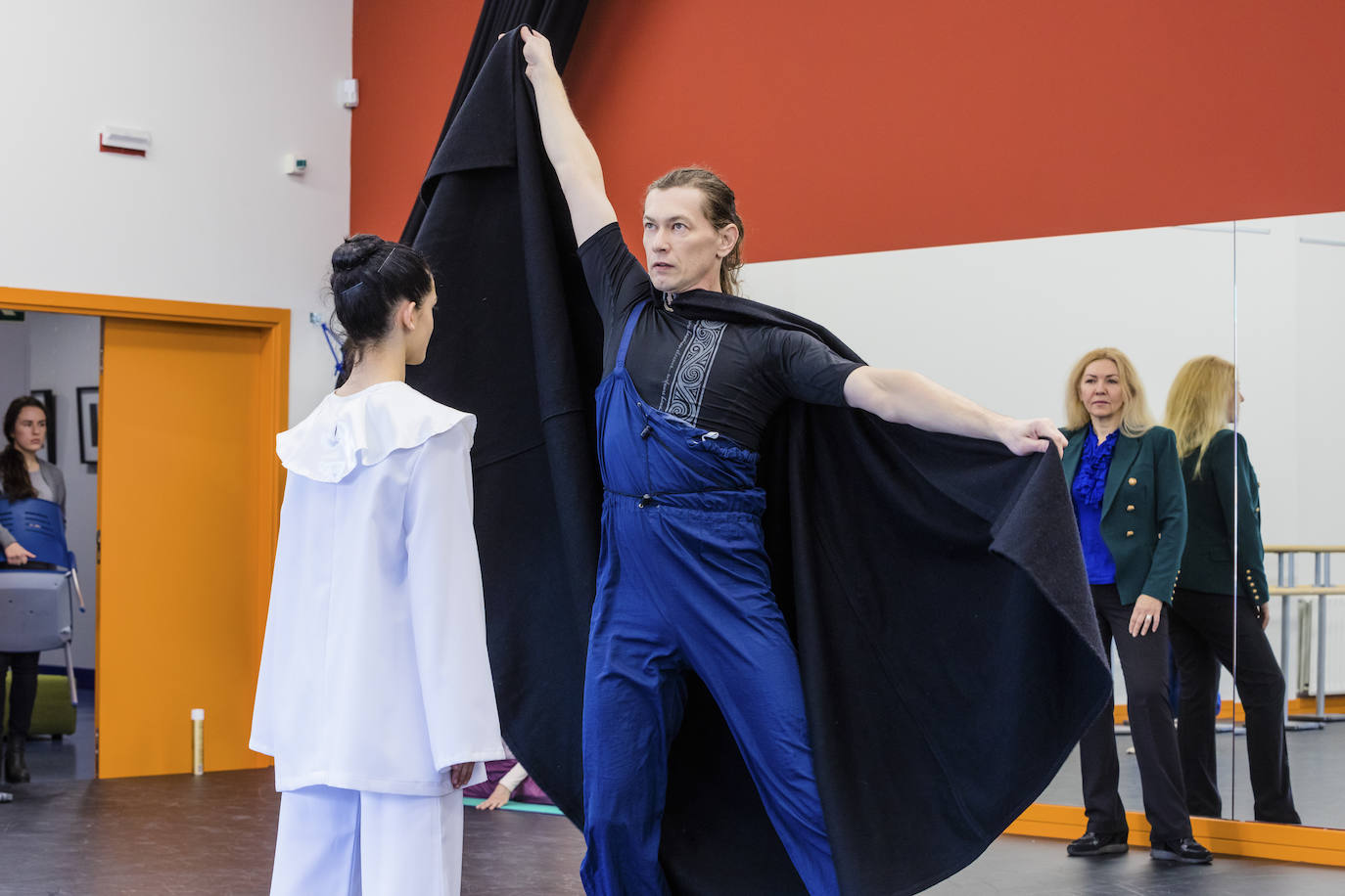 Fotos: Alumnos del conservatorio de danza ensayan &#039;El Cascanueces&#039; de la mano del Ballet de San Petersburgo