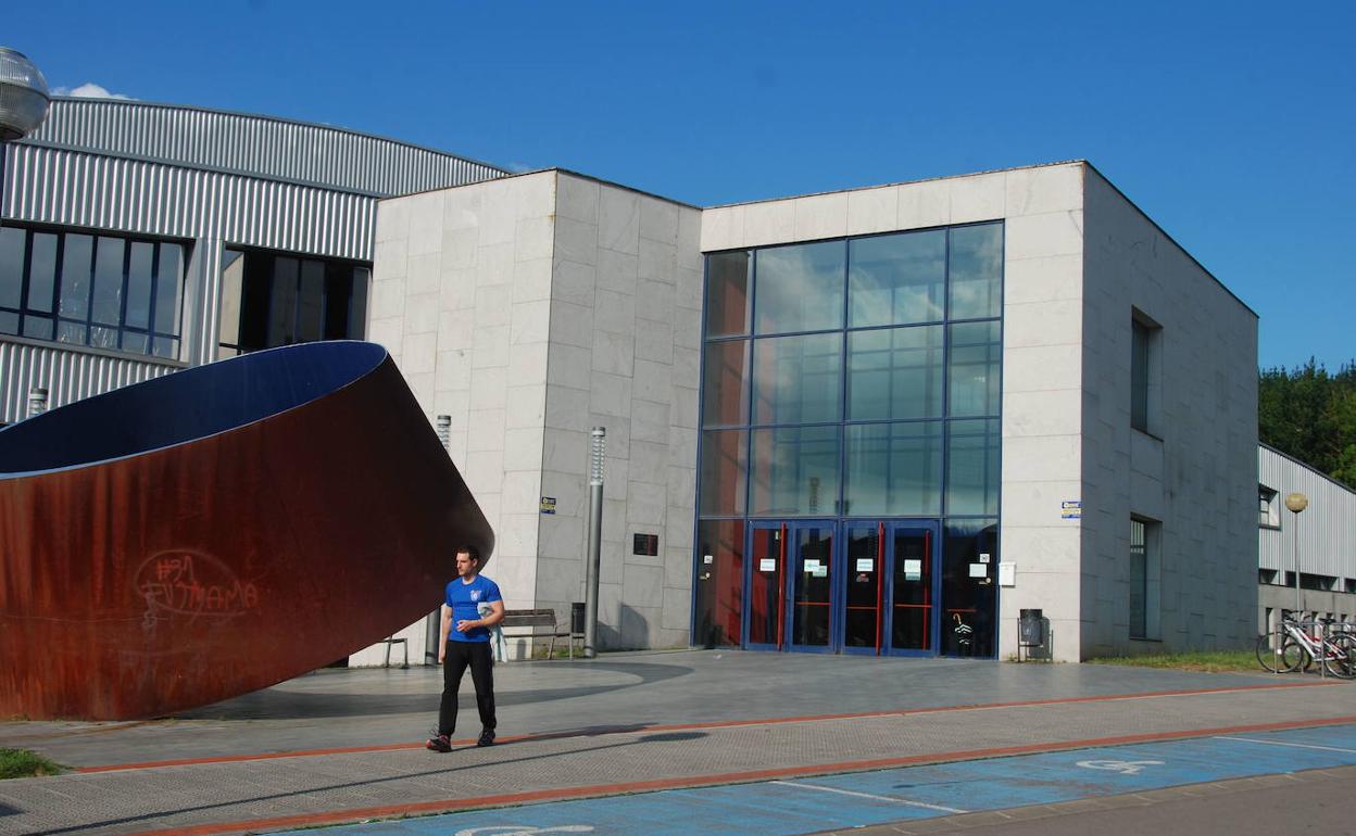 El polideportivo mantendrá la bonificación del 95% en las tasas de agua.