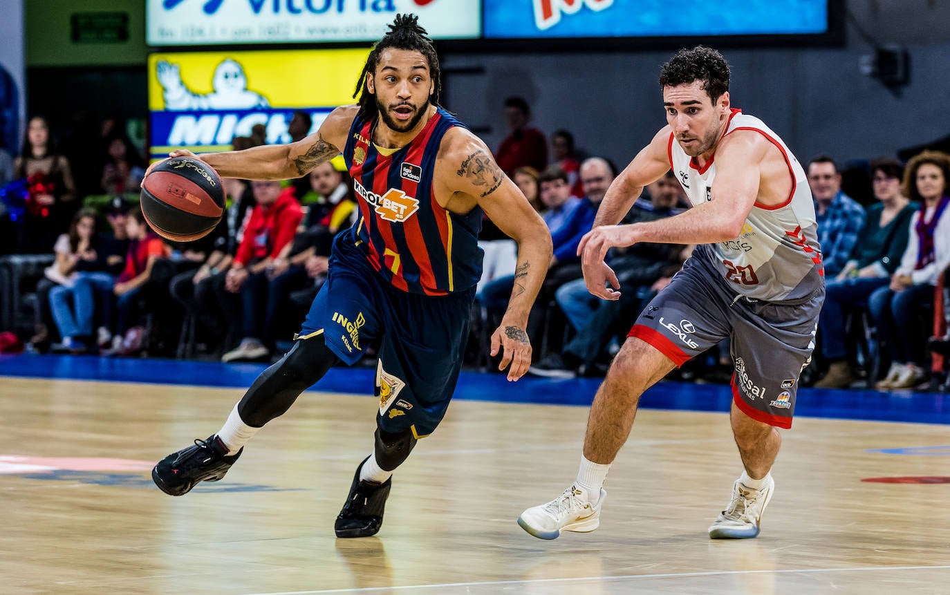 Fotos: Las mejores imágenes del Baskonia - Burgos