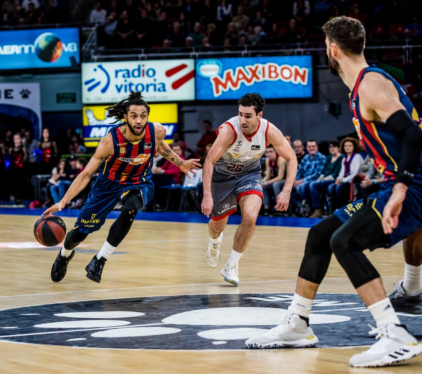 Fotos: Las mejores imágenes del Baskonia - Burgos