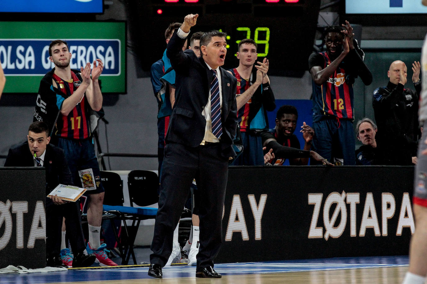 Fotos: Las mejores imágenes del Baskonia - Burgos