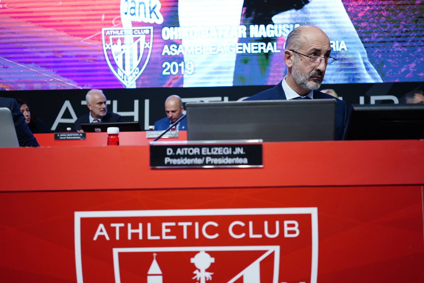 Aitor Elizegi durante la pasada asamblea.