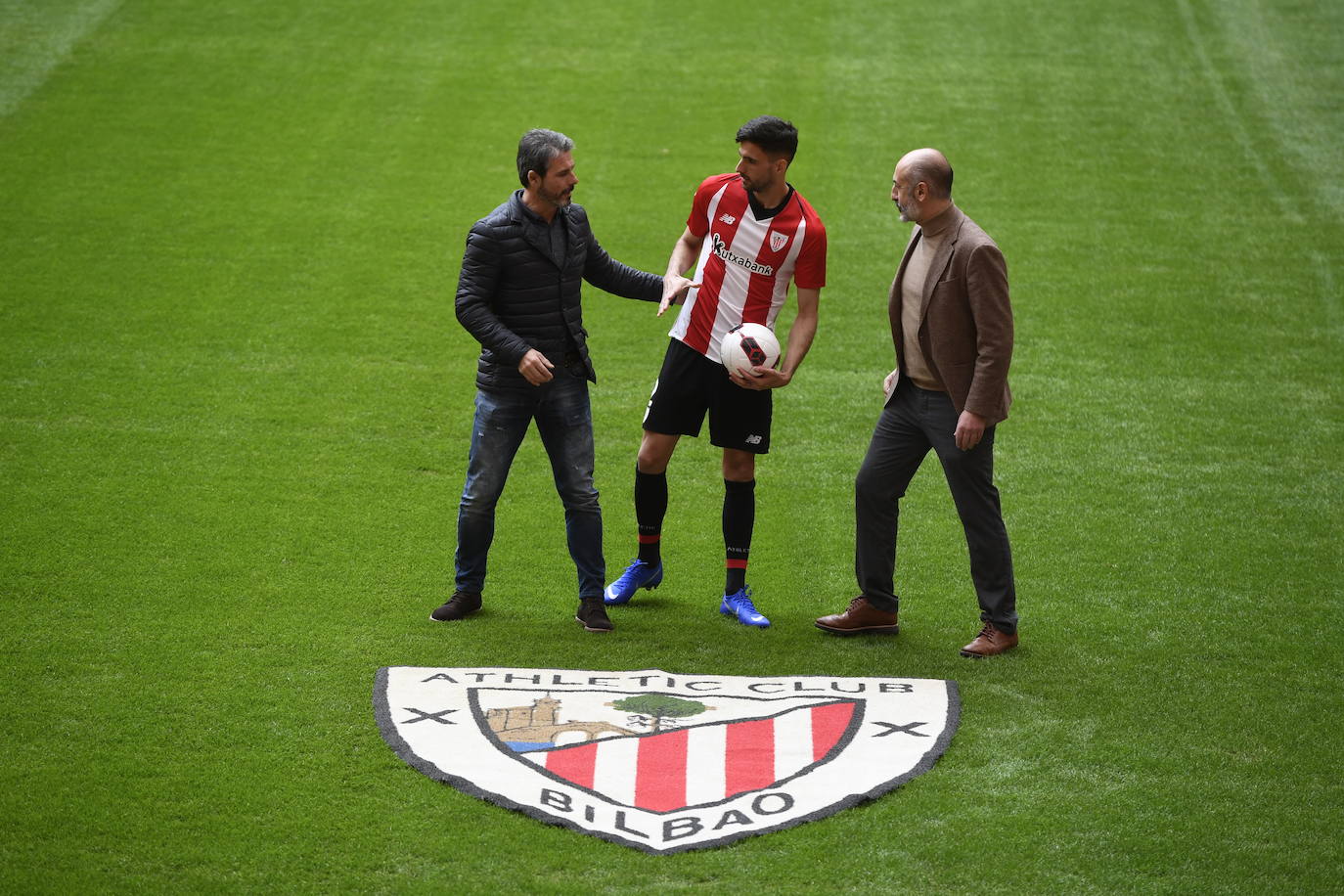 Kenan Kodro en su presentación como rojiblanco.