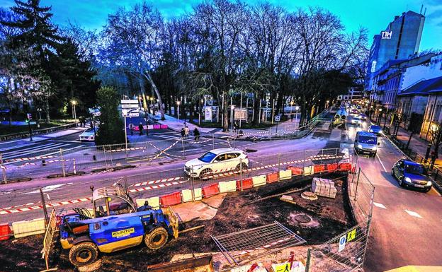 Los vehículos ya pueden acceder a la calle Luis Heintz desde Ramón y Cajal. 